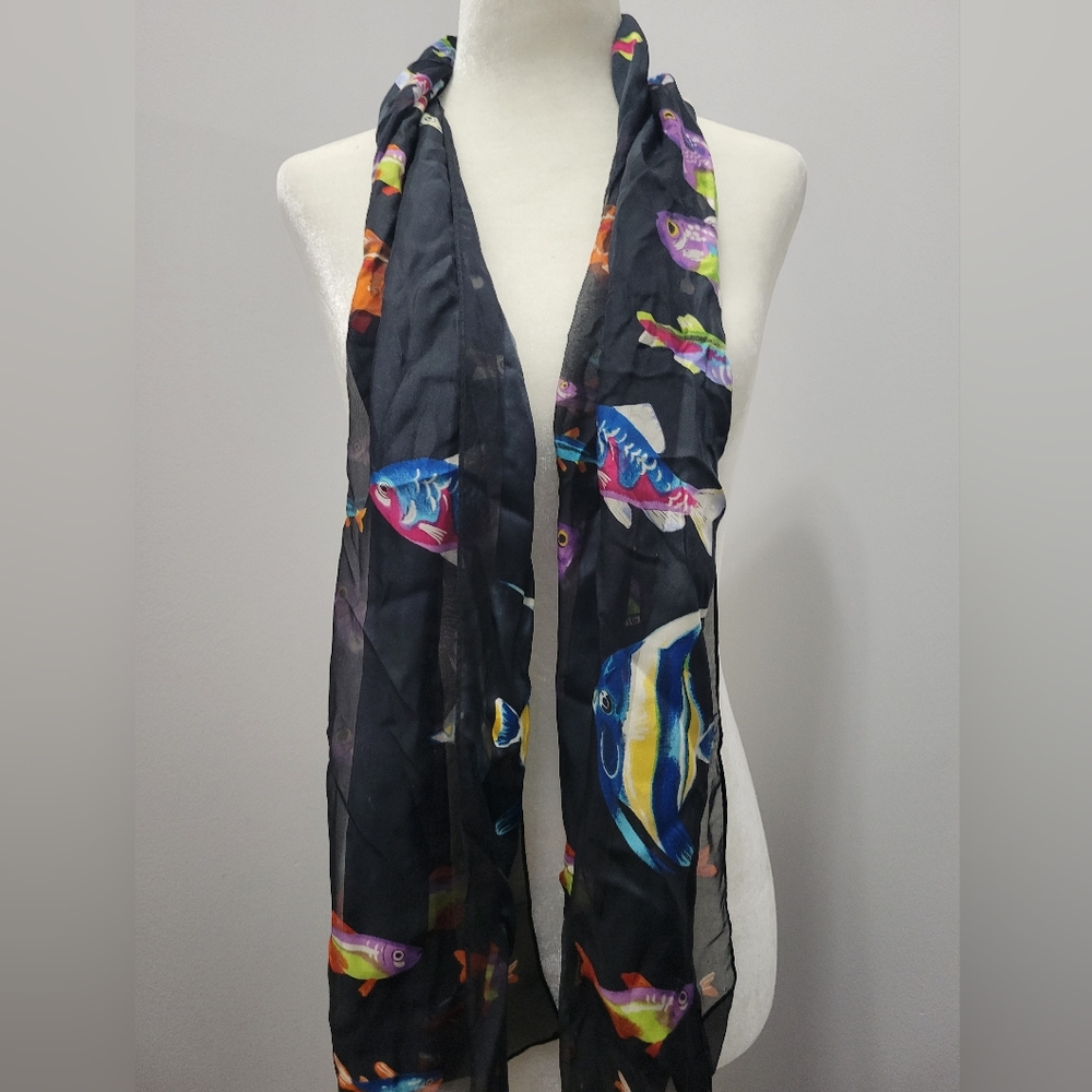 Echo fish design scarf